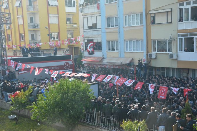 MHP LİDERi DEVLET BAHÇELİ AKHİSARLILAR İLE BULUŞTU